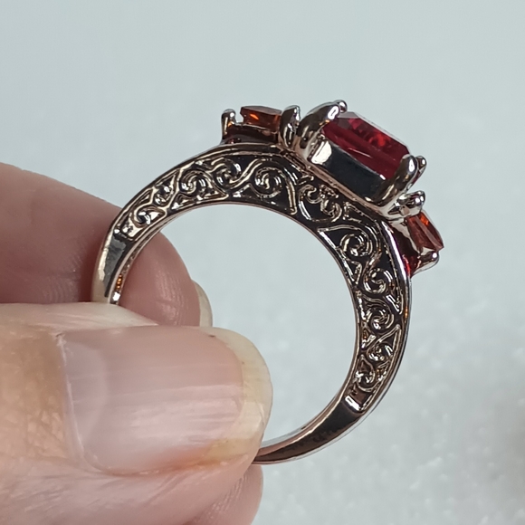 🎄Unique Red Zircon Stone Ring - Picture 15 of 17